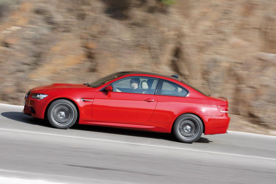  BMW M3 2009 года  (фото 25 из 38)